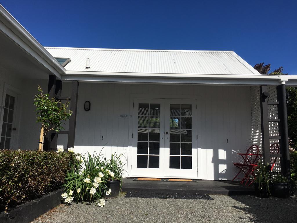 Aylstone Martinborough Hotel Buitenkant foto