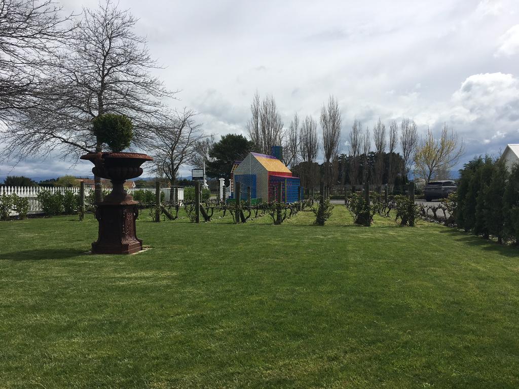 Aylstone Martinborough Hotel Buitenkant foto
