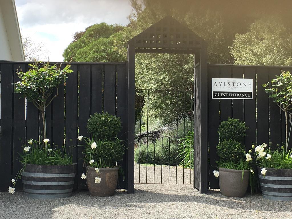 Aylstone Martinborough Hotel Buitenkant foto