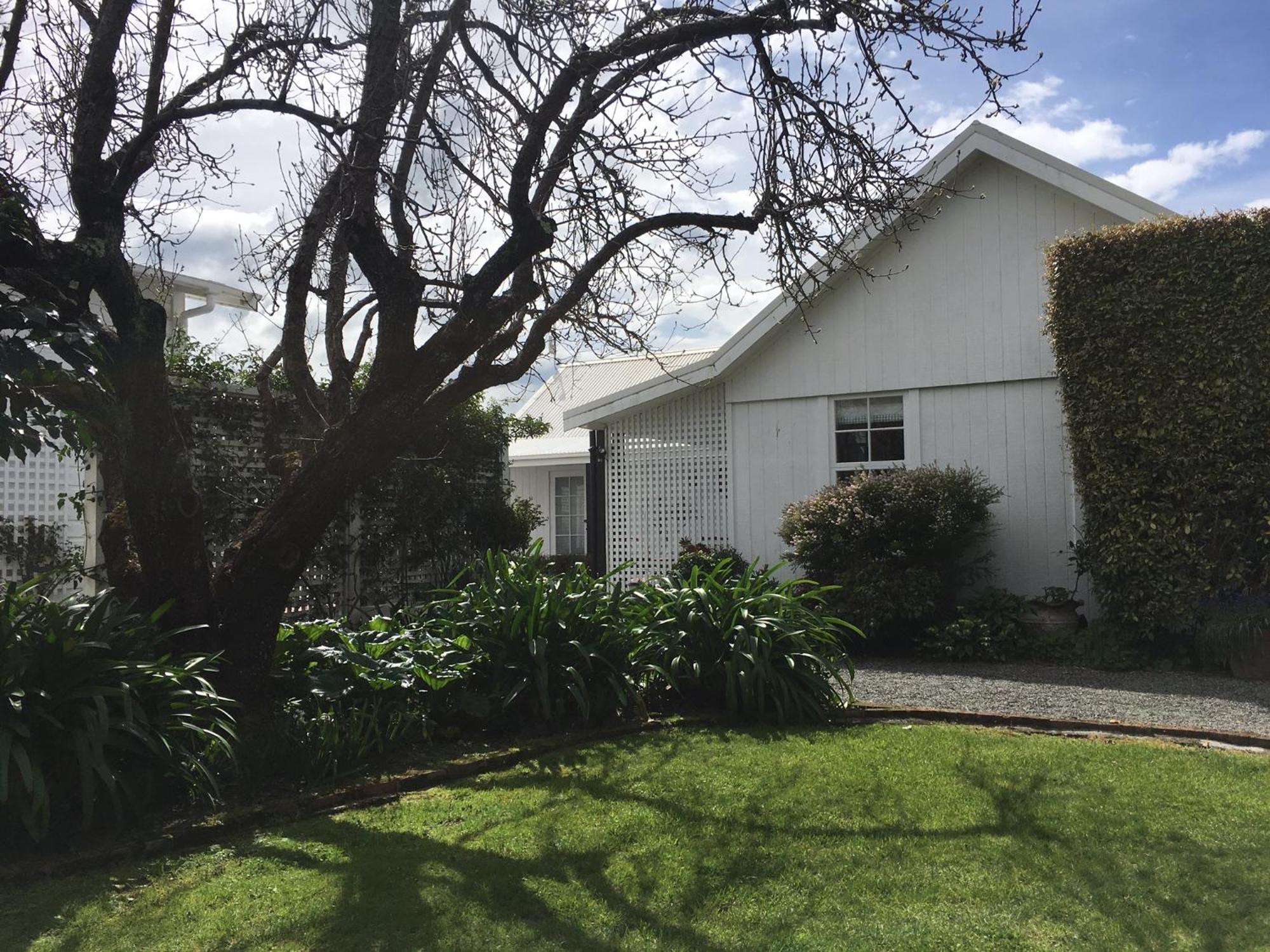 Aylstone Martinborough Hotel Buitenkant foto