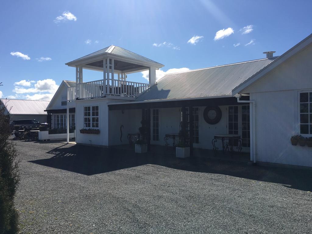 Aylstone Martinborough Hotel Buitenkant foto