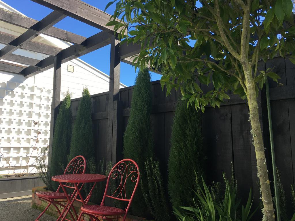Aylstone Martinborough Hotel Buitenkant foto