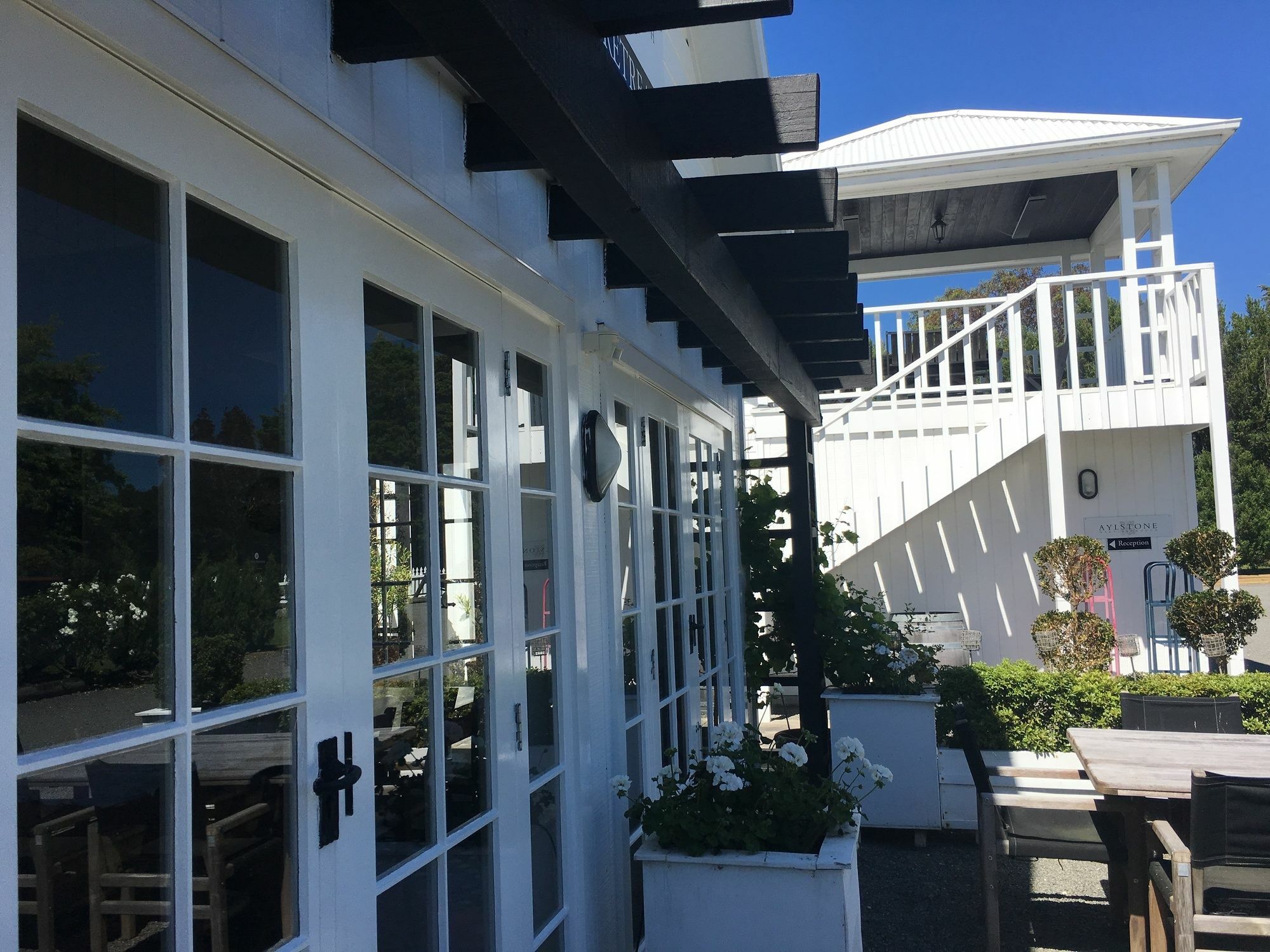 Aylstone Martinborough Hotel Buitenkant foto